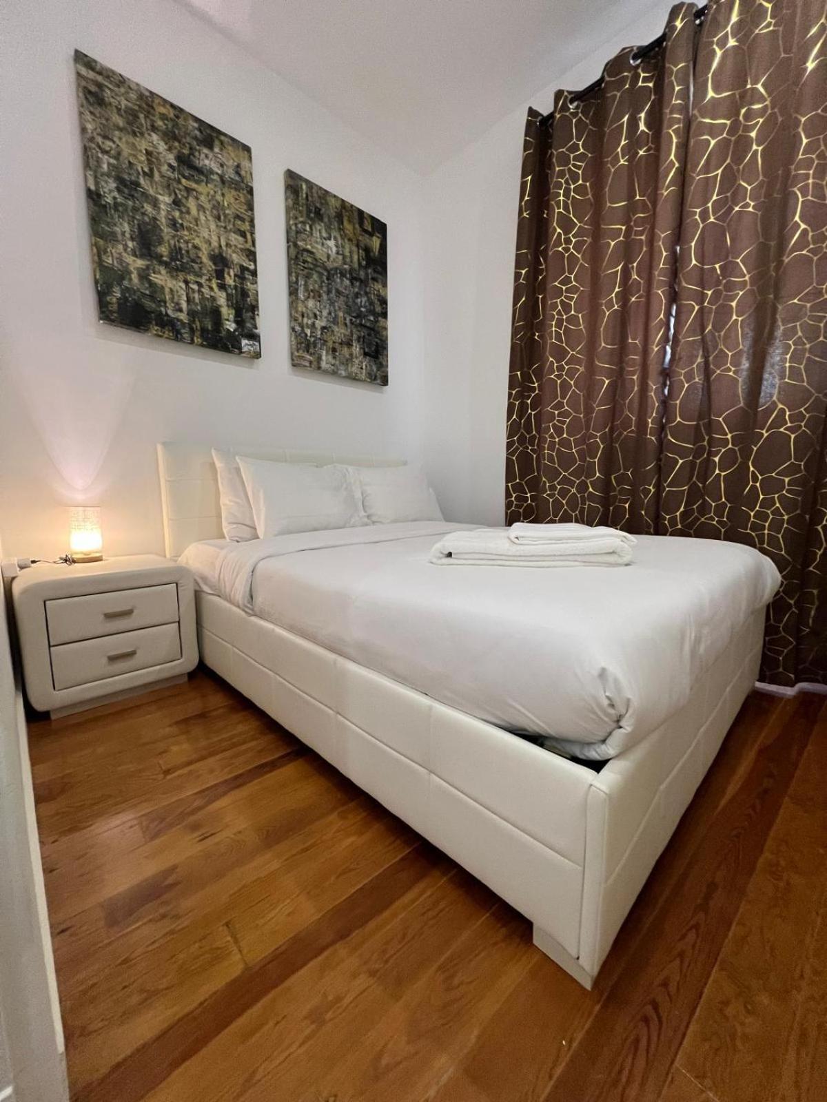 32 2 - Heart Of Lisbon Private Apartment, Bairro Alto Exterior photo